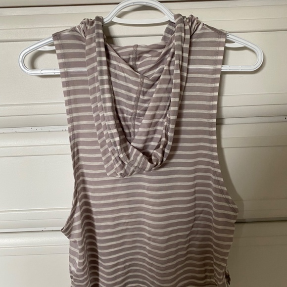 Zyia - striped cropped hoodie - Picture 2 of 3